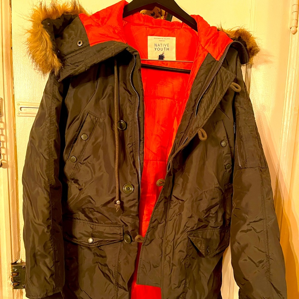 NATIVE YOUTH Warm and very stylish jacket.